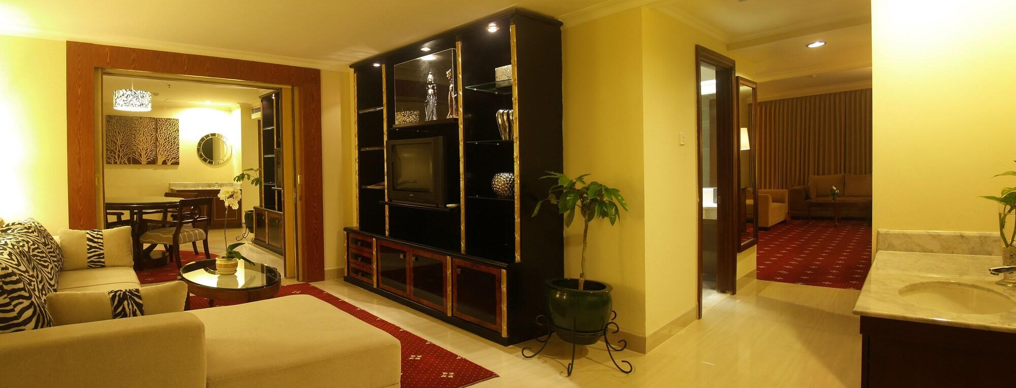 Aston Tropicana Hotel בנדונג מראה חיצוני תמונה