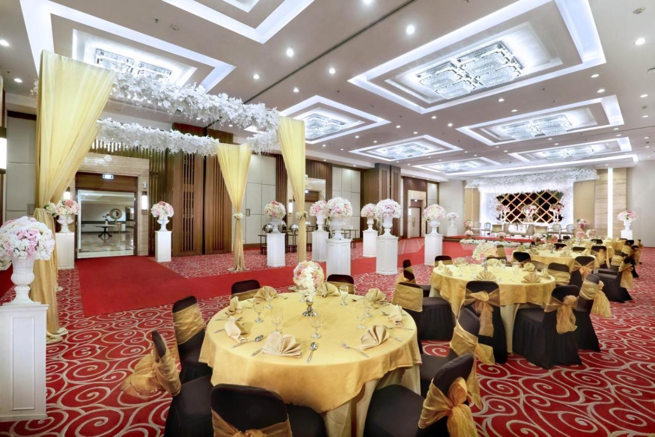 Aston Tropicana Hotel בנדונג מראה חיצוני תמונה