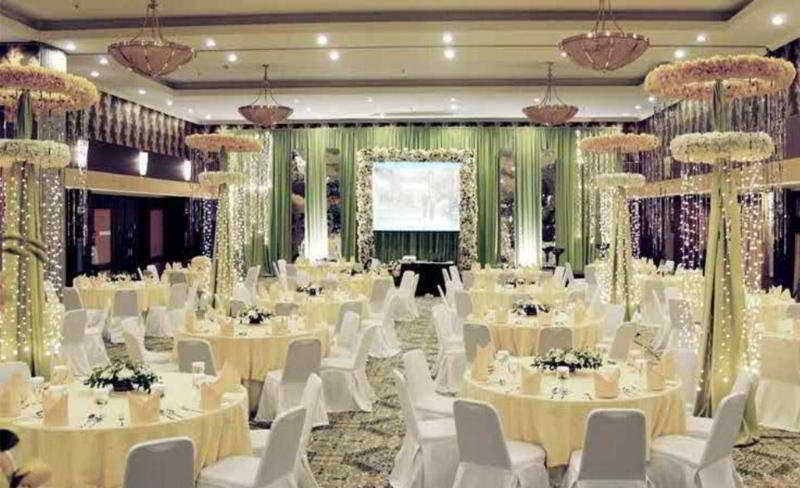 Aston Tropicana Hotel בנדונג מראה חיצוני תמונה