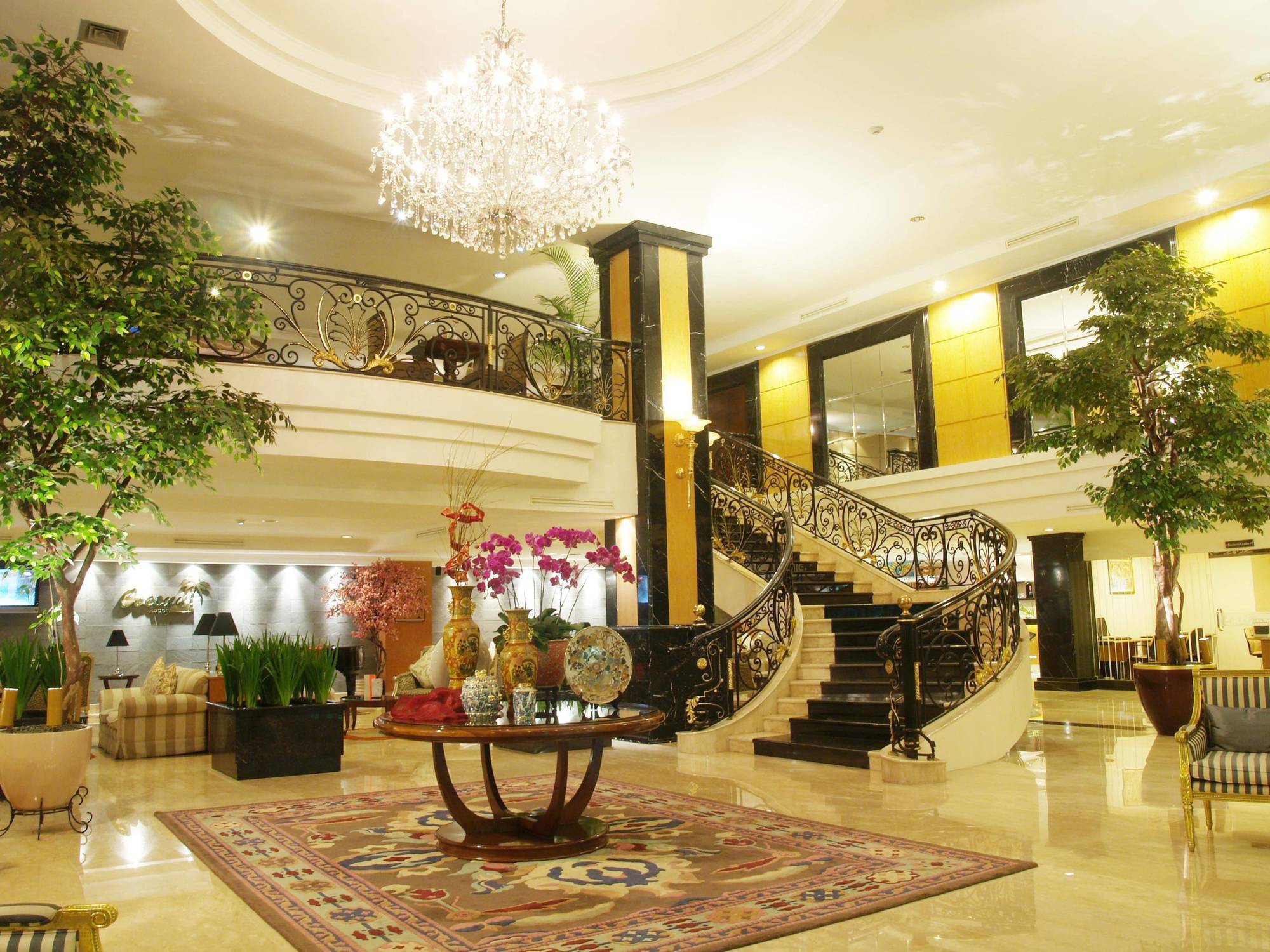 Aston Tropicana Hotel בנדונג מראה חיצוני תמונה