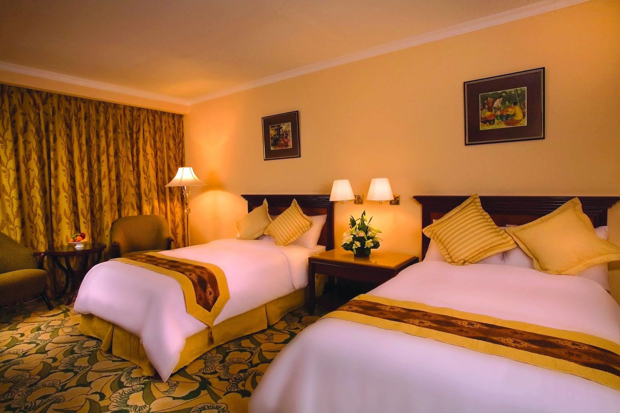 Aston Tropicana Hotel בנדונג מראה חיצוני תמונה