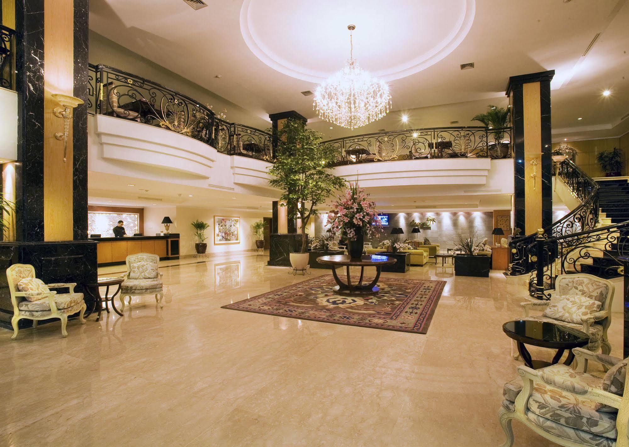 Aston Tropicana Hotel בנדונג מראה חיצוני תמונה
