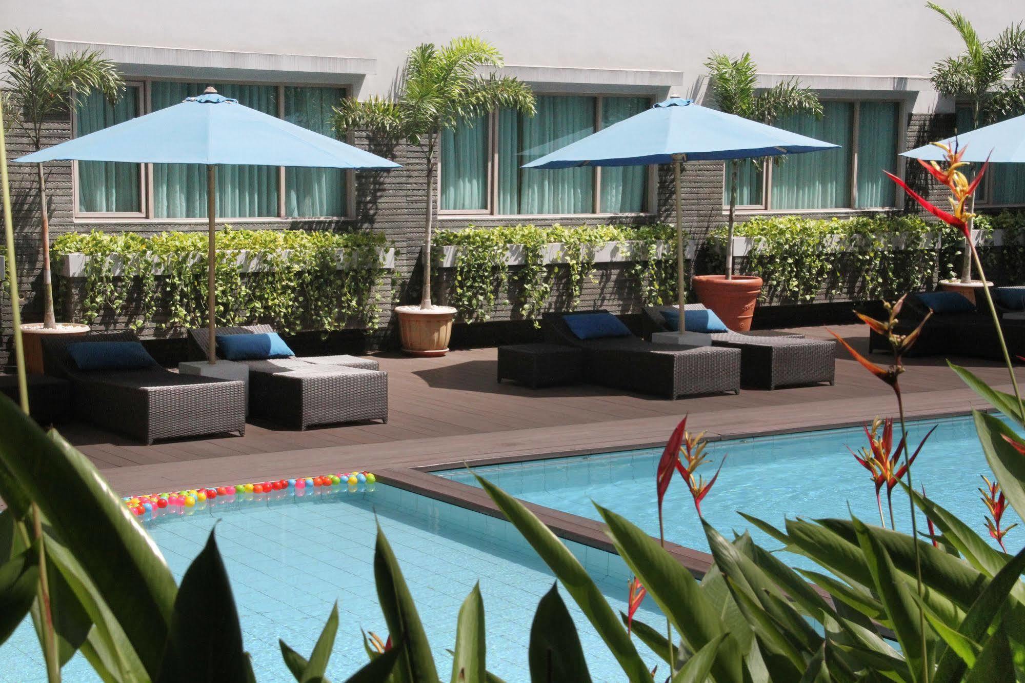 Aston Tropicana Hotel בנדונג מראה חיצוני תמונה