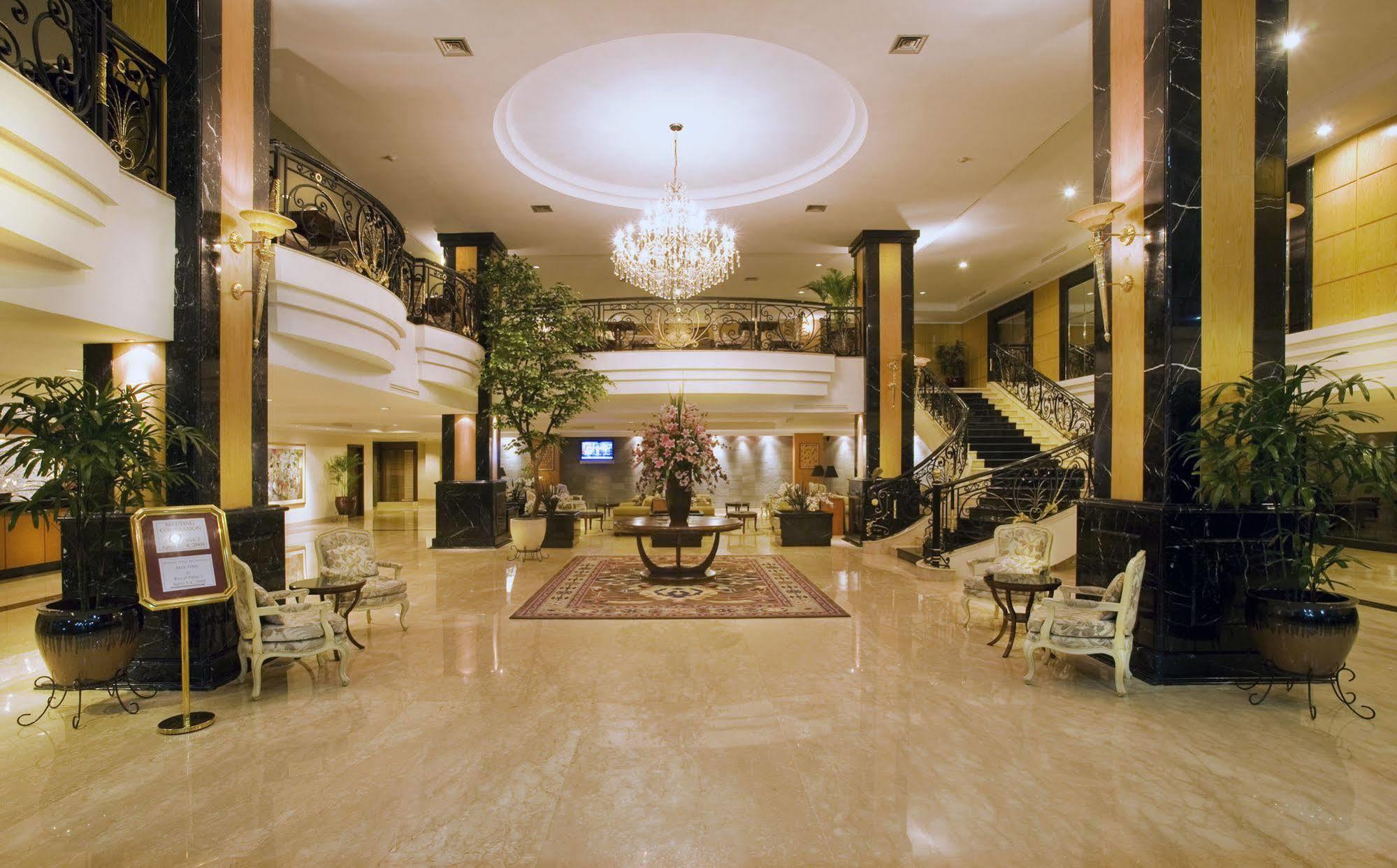 Aston Tropicana Hotel בנדונג מראה חיצוני תמונה