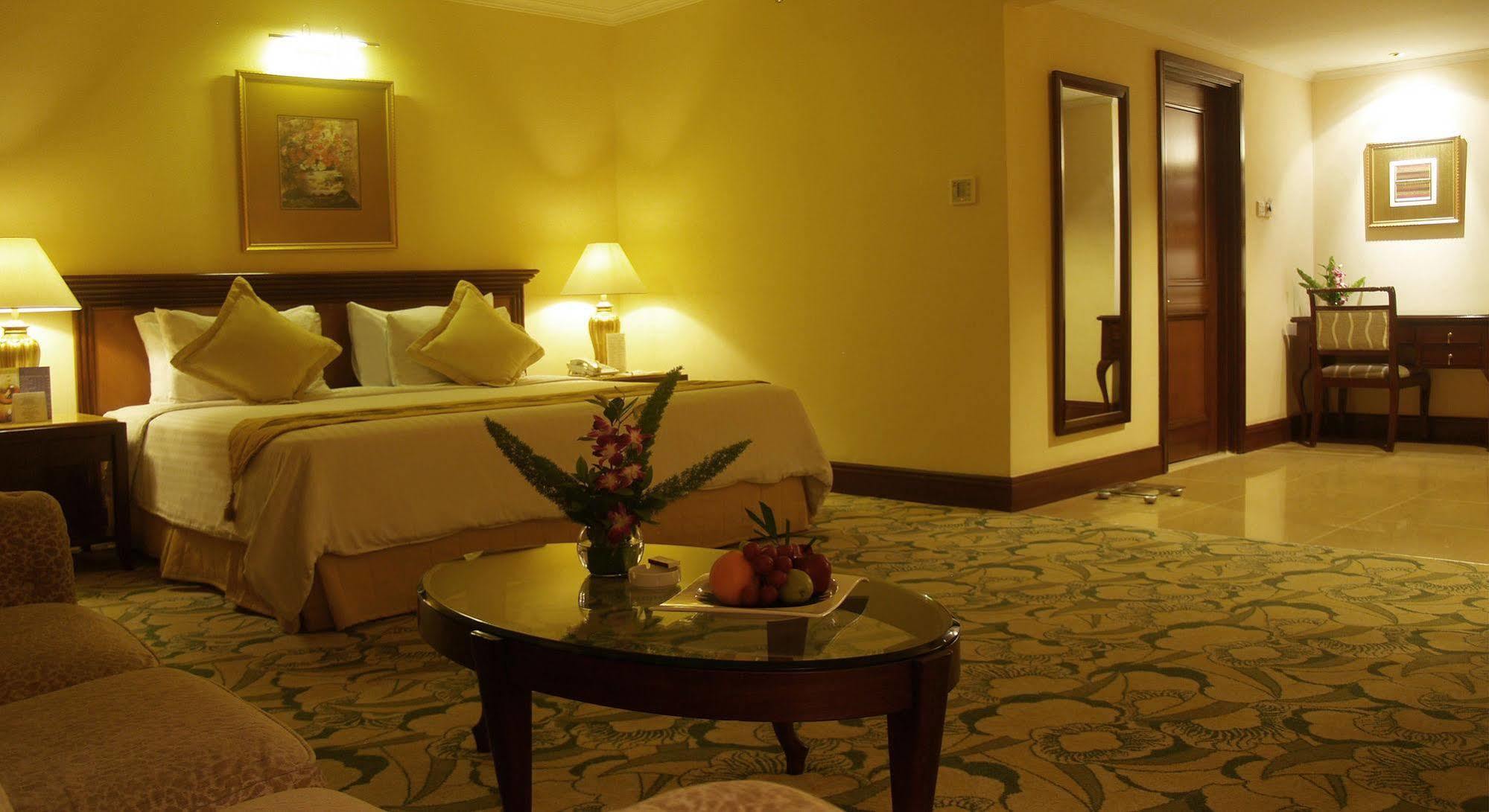 Aston Tropicana Hotel בנדונג מראה חיצוני תמונה