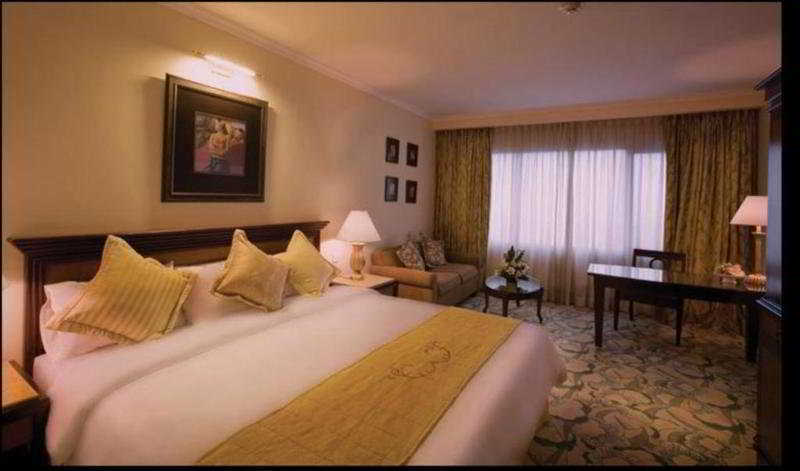Aston Tropicana Hotel בנדונג מראה חיצוני תמונה