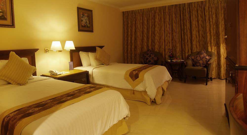 Aston Tropicana Hotel בנדונג מראה חיצוני תמונה