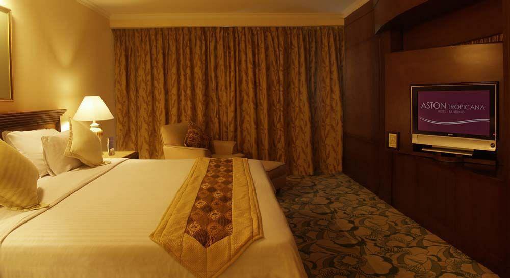 Aston Tropicana Hotel בנדונג מראה חיצוני תמונה
