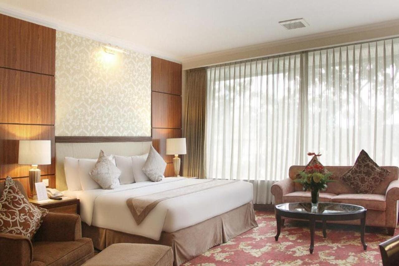 Aston Tropicana Hotel בנדונג מראה חיצוני תמונה